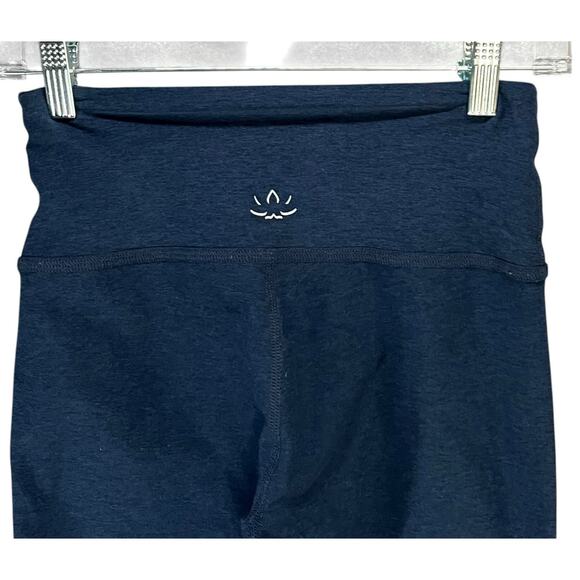 Beyond Yoga Capri Leggings Womens M Blue Ultra Soft High Waisted Workout Gym - Picture 4 of 11